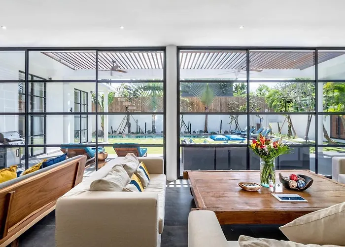 Villa Sanya Berawa Canggu